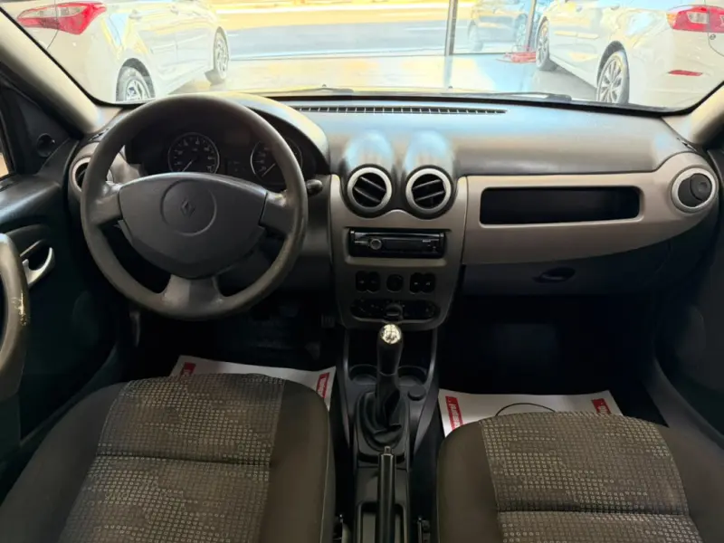 Sandero - Foto