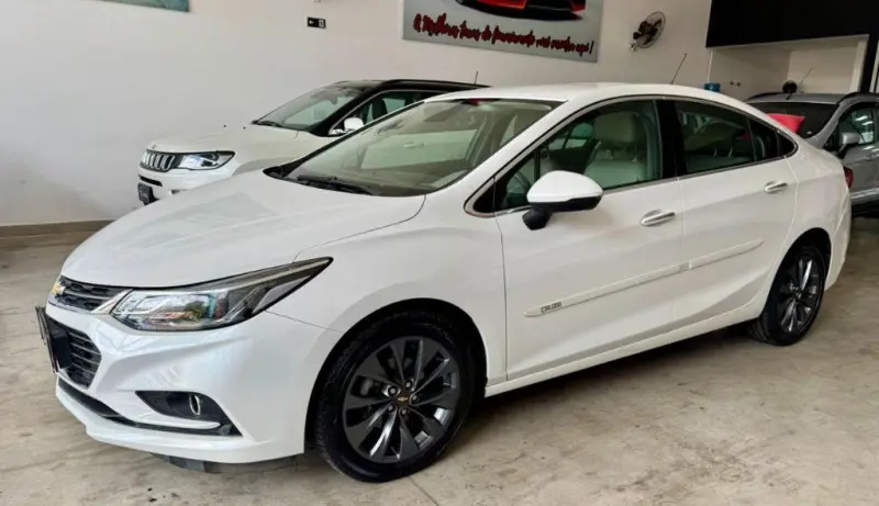 Cruze Sedan - Foto