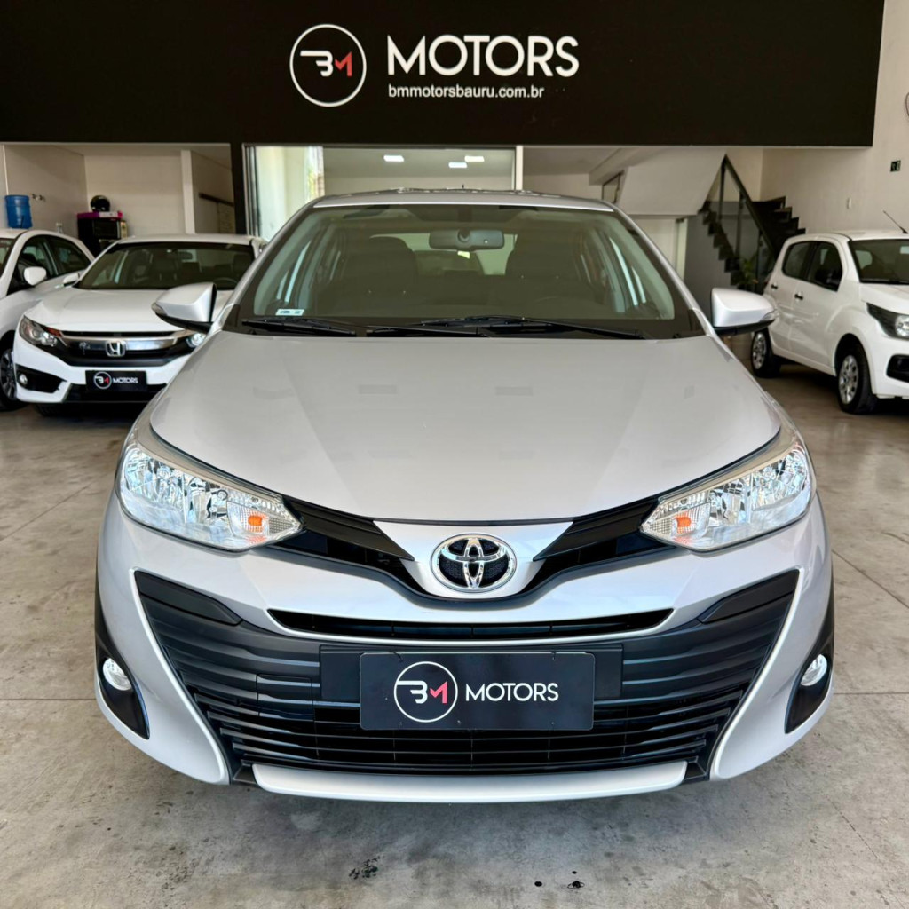 Yaris Sedan - Foto