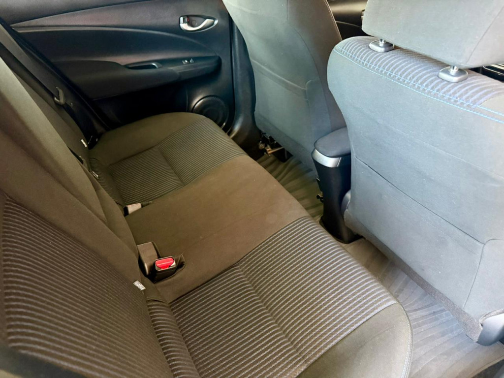 Yaris Sedan - Foto